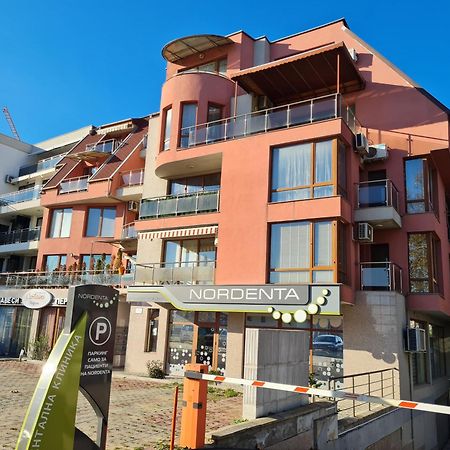 Black Sea Brееze Apartment Varna Ngoại thất bức ảnh