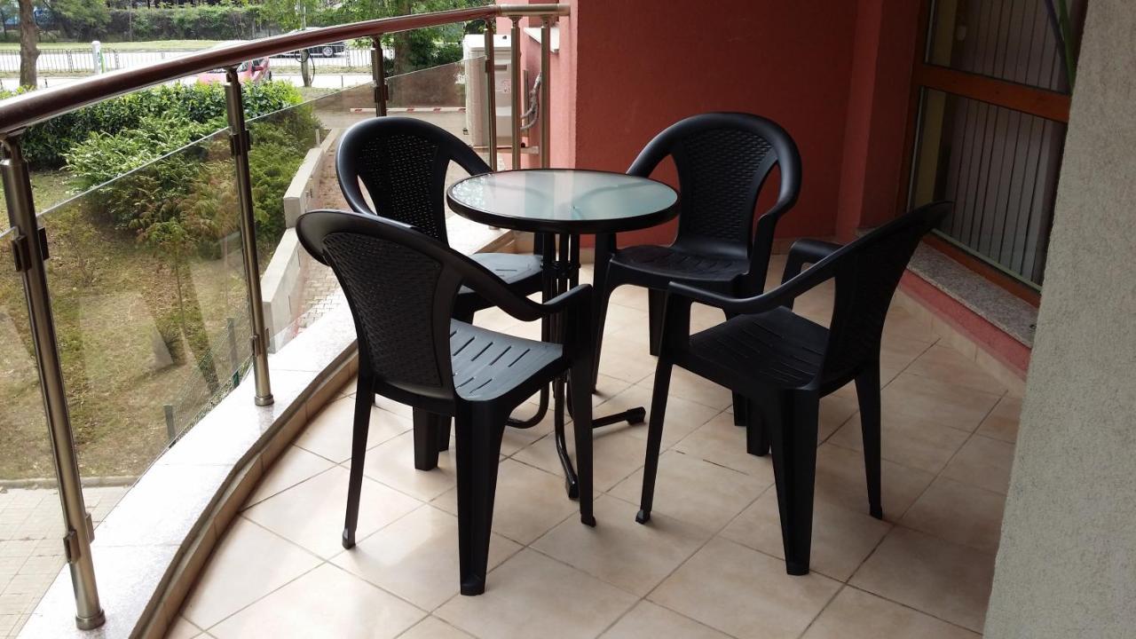 Black Sea Brееze Apartment Varna Ngoại thất bức ảnh
