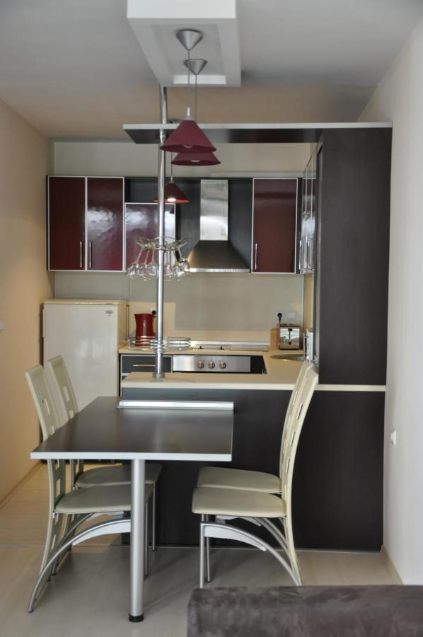 Black Sea Brееze Apartment Varna Ngoại thất bức ảnh