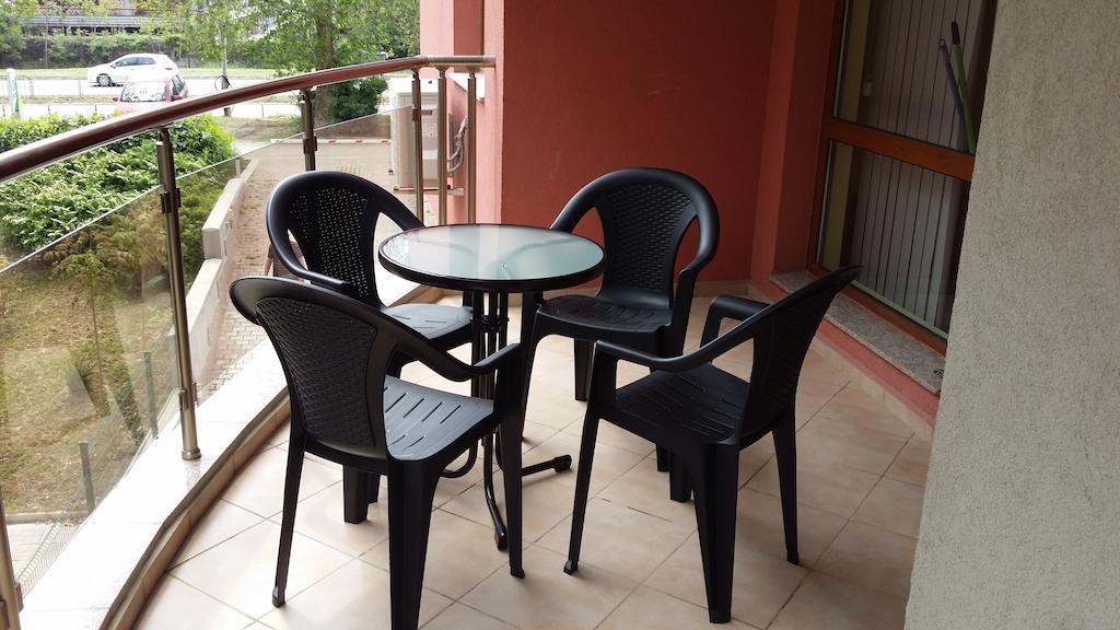 Black Sea Brееze Apartment Varna Ngoại thất bức ảnh