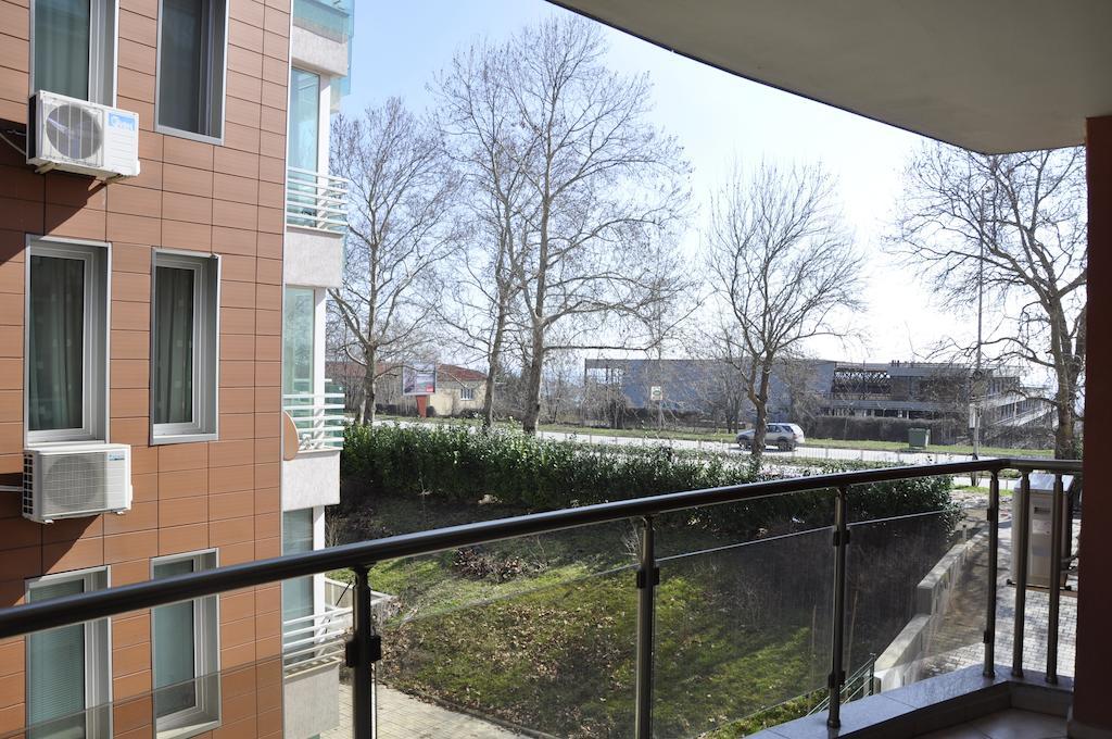 Black Sea Brееze Apartment Varna Ngoại thất bức ảnh