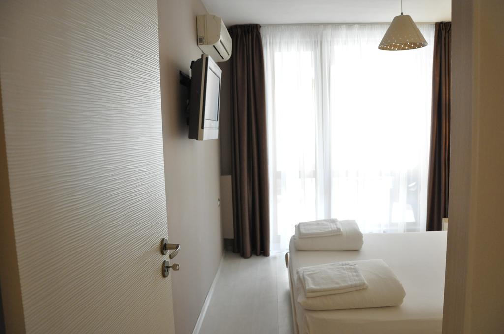 Black Sea Brееze Apartment Varna Ngoại thất bức ảnh