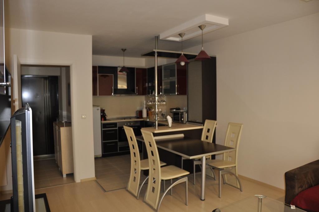 Black Sea Brееze Apartment Varna Ngoại thất bức ảnh
